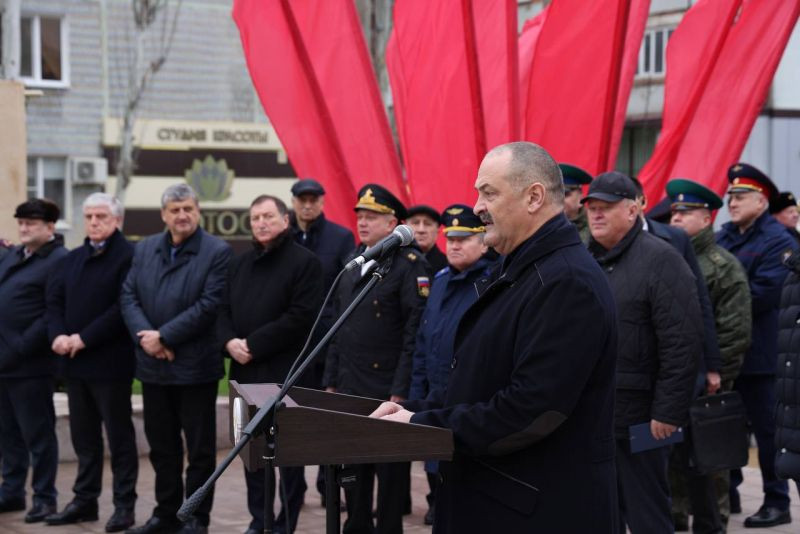 В Каспийске состоялось торжественное открытие стелы «Каспийск - город трудовой доблести»