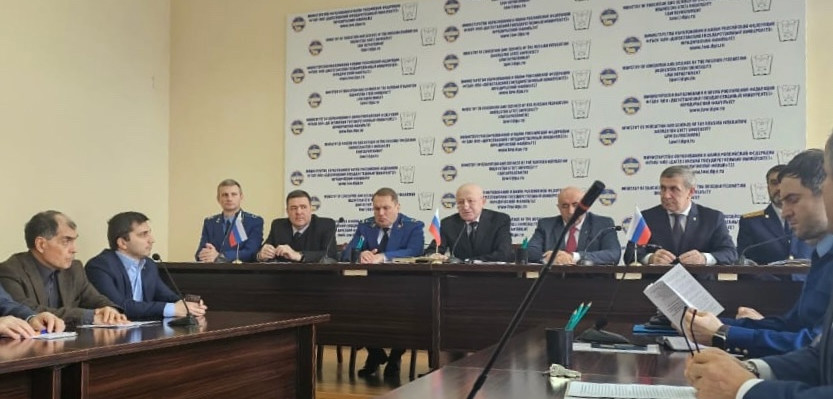 Заместитель министра юстиции РД Сергей Караченцев выступил на Республиканской научно-практической конференции
