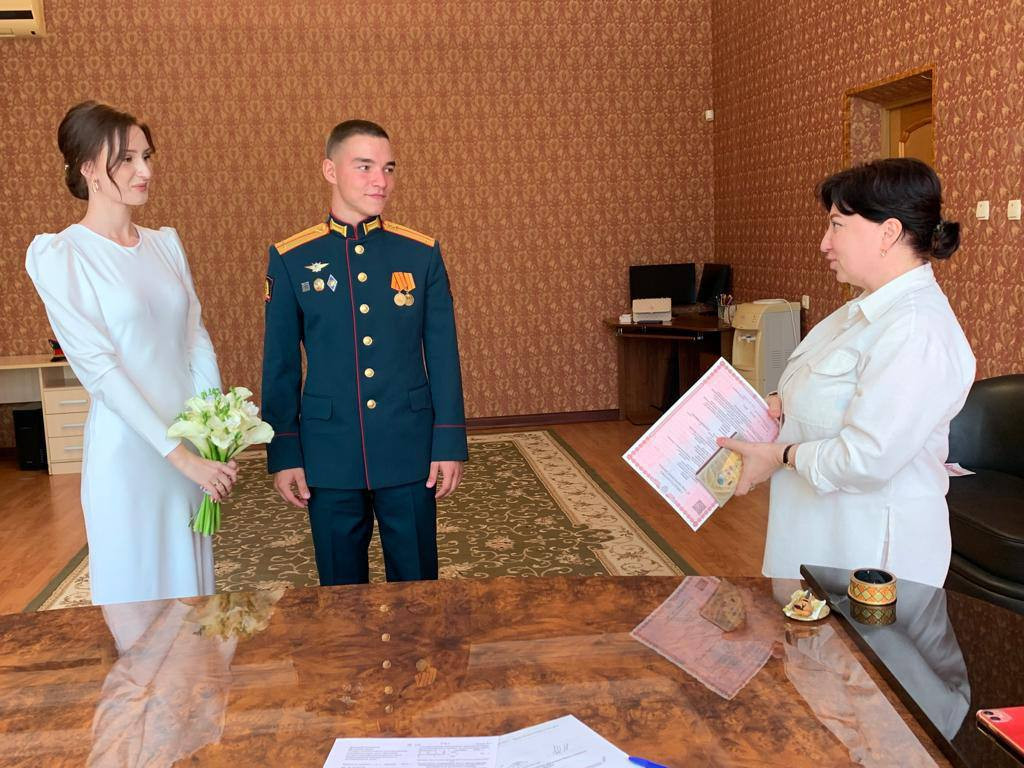 Еще два участника СВО связали себя узами брака