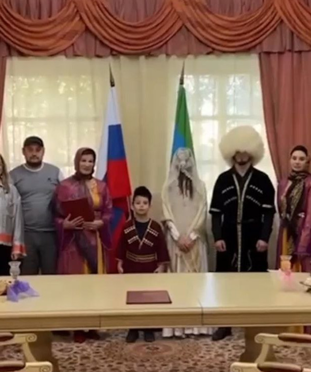 В Избербаше провели торжественную регистрацию брака, в традиционных костюмах народов Дагестана