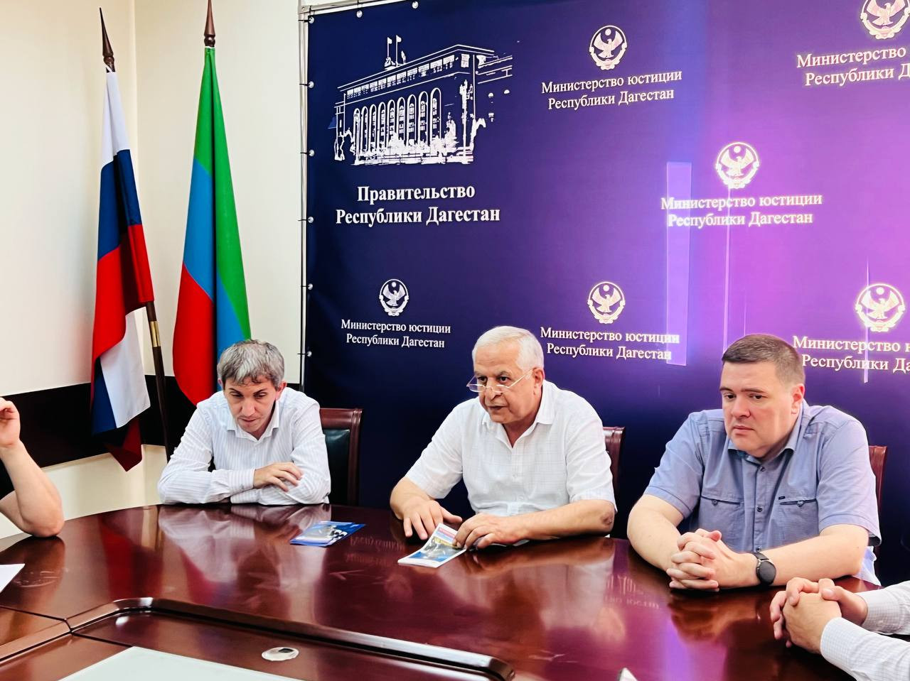 Представители военкомата рассказали о преимуществах контрактной службы сотрудникам Минюста РД