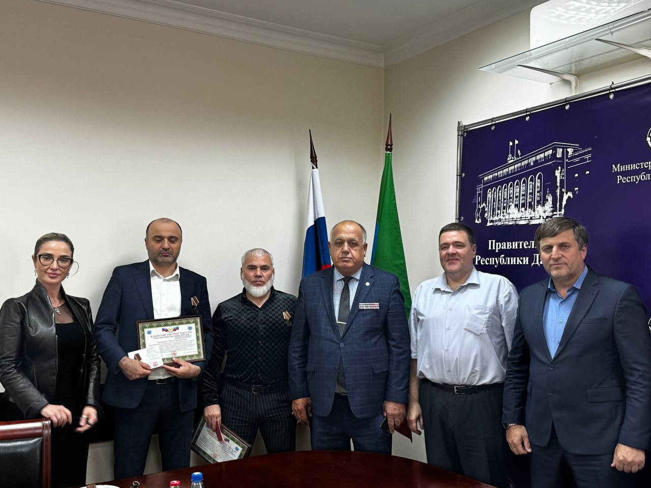 Сотрудники Минюста РД награждены медалями «За ратную доблесть»