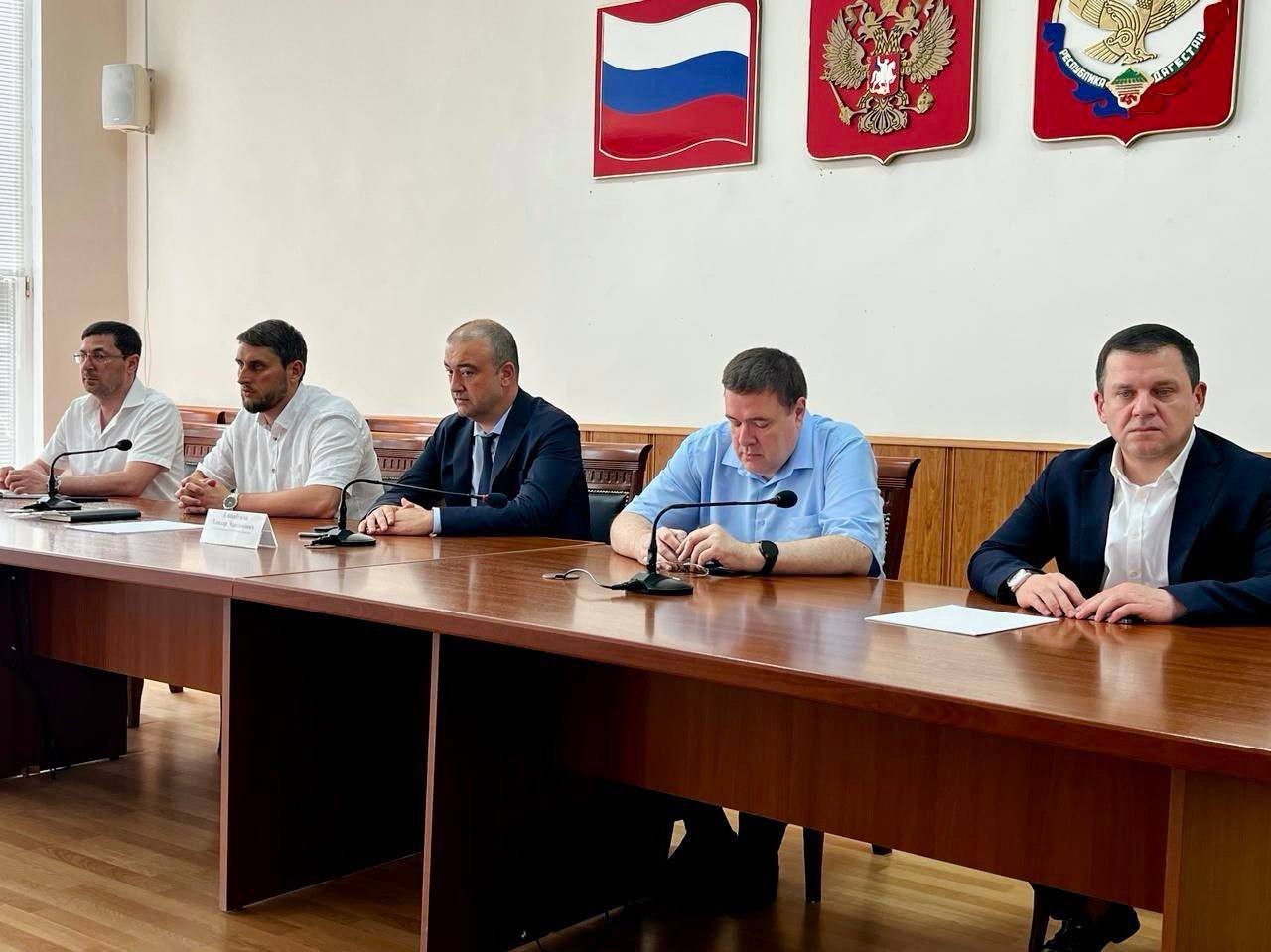 Ханлар Пашабеков провел личный прием граждан в городе Каспийск