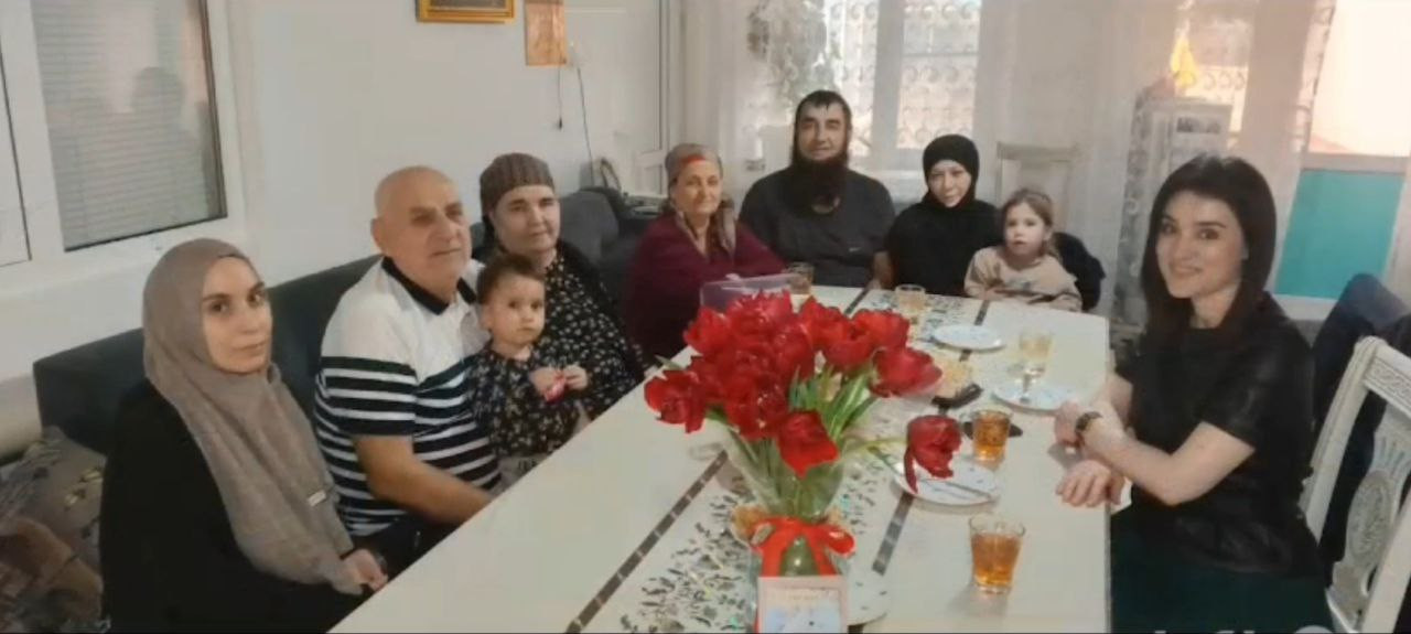 Работники управления ЗАГС Минюста РД в Кизилюртовском районе поздравили юбиляров супружеской жизни