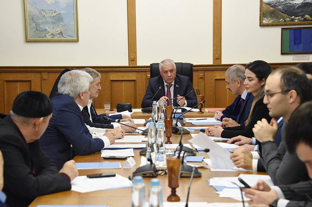 Рабият Закавова приняла участие в заседании Комитета по национальной политике, вопросам общественных и религиозных объединений и межпарламентским связям