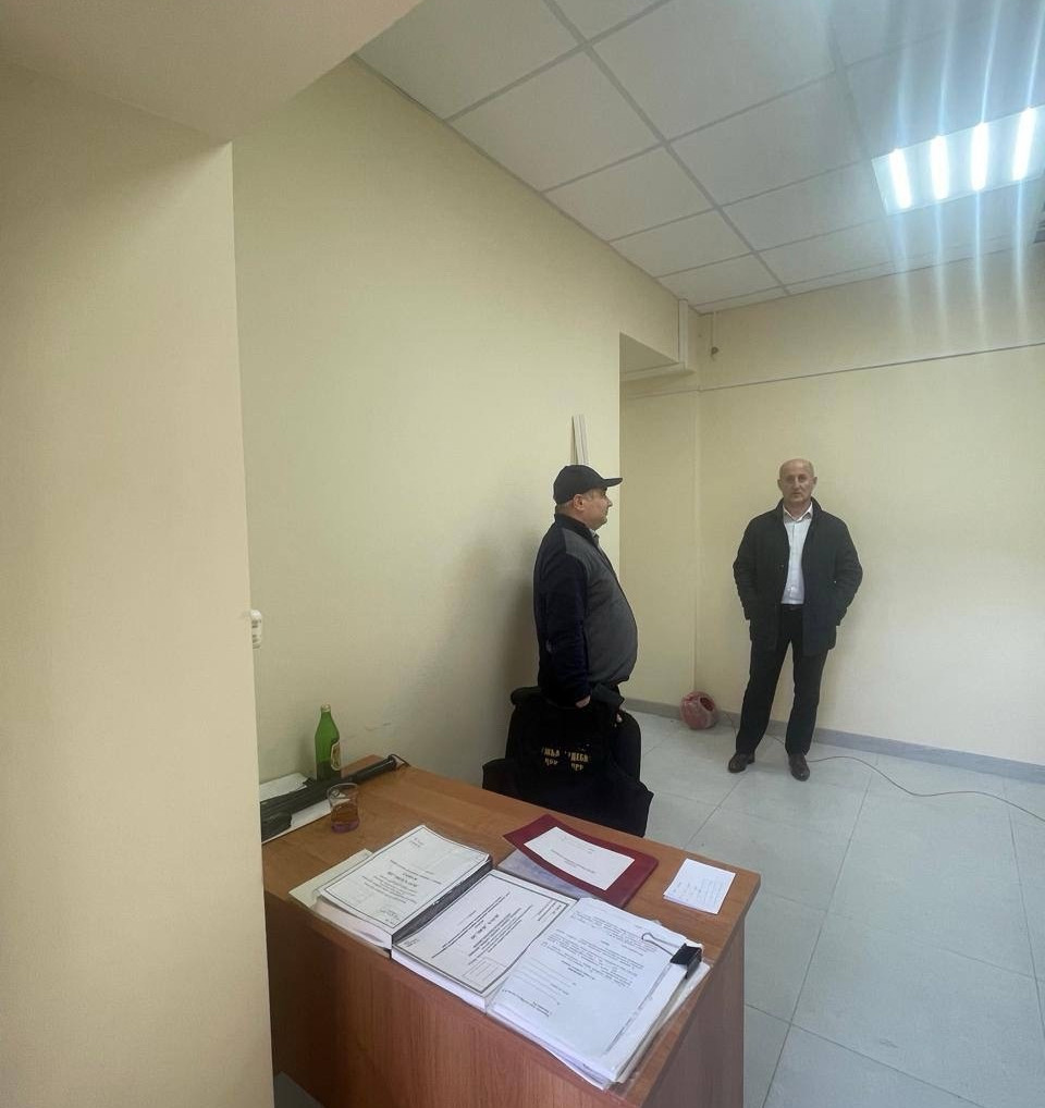 Муслим Курамагомедов проверил качество проведения ремонтных работ и условия размещения судебных участков в Каспийске