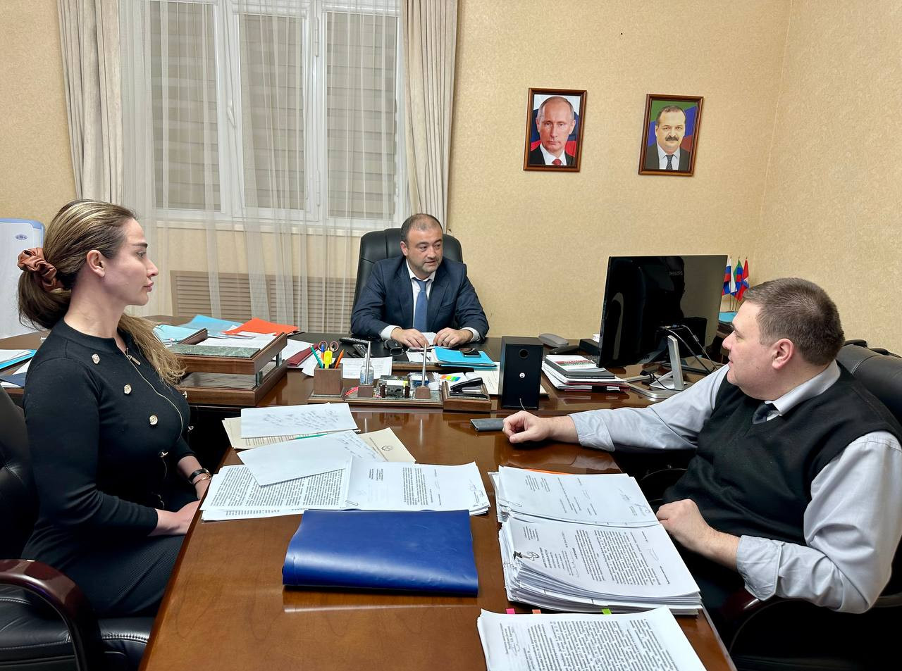 Министр юстиции Республики Дагестан Ханлар Пашабеков принимает участие в режиме ВКС в «прямой линии» Главы Дагестана Сергея Меликова