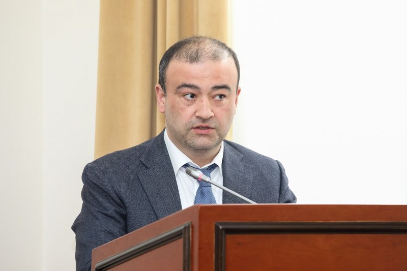 Ханлар Пашабеков выступил с докладом на заседании республиканского Оперативного штаба по обеспечению устойчивости развития экономики республики