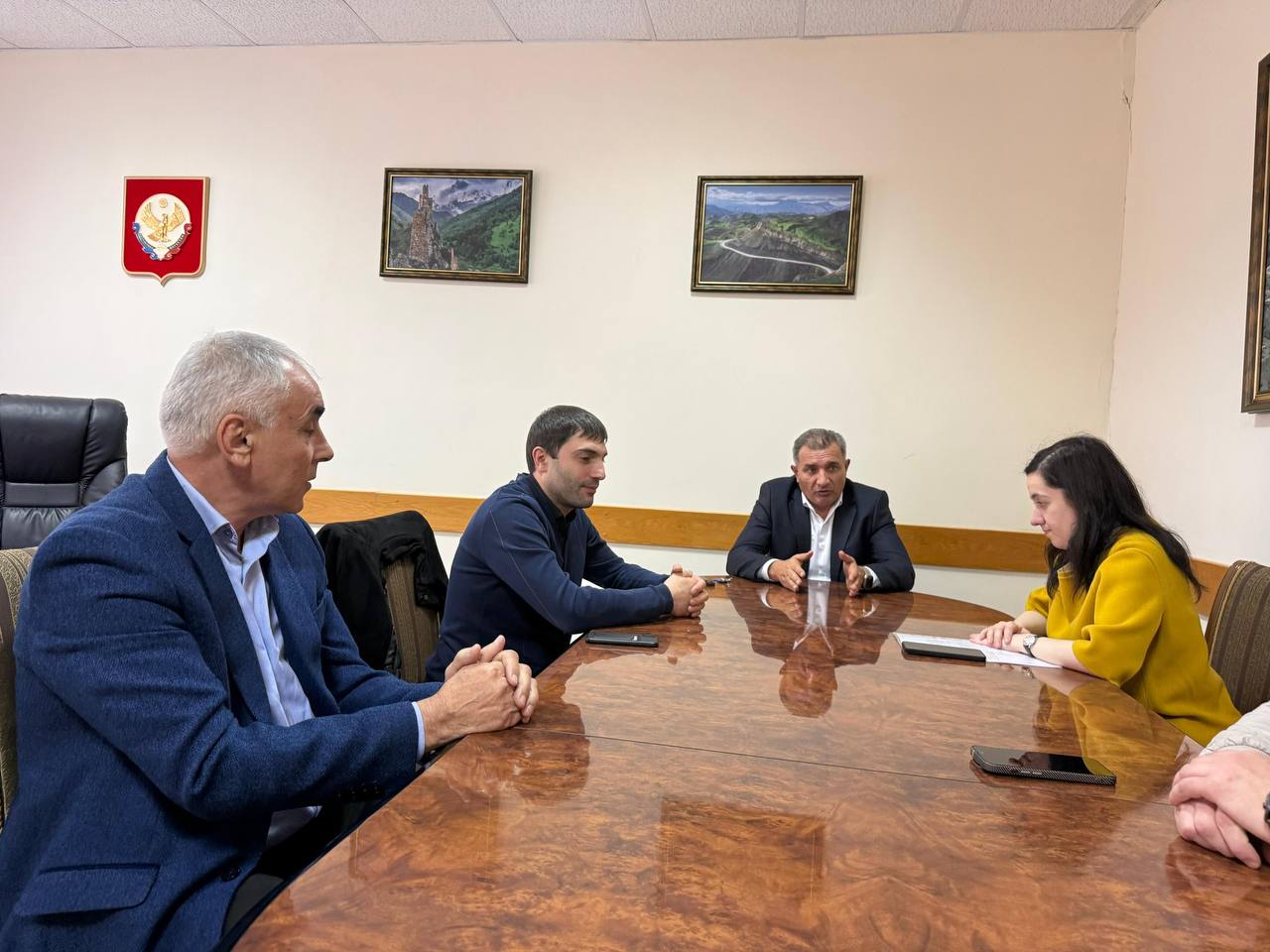 Сотрудники Минюста РД  провели выездную проверку деятельности административной комиссии  Буйнакского района Республики Дагестан