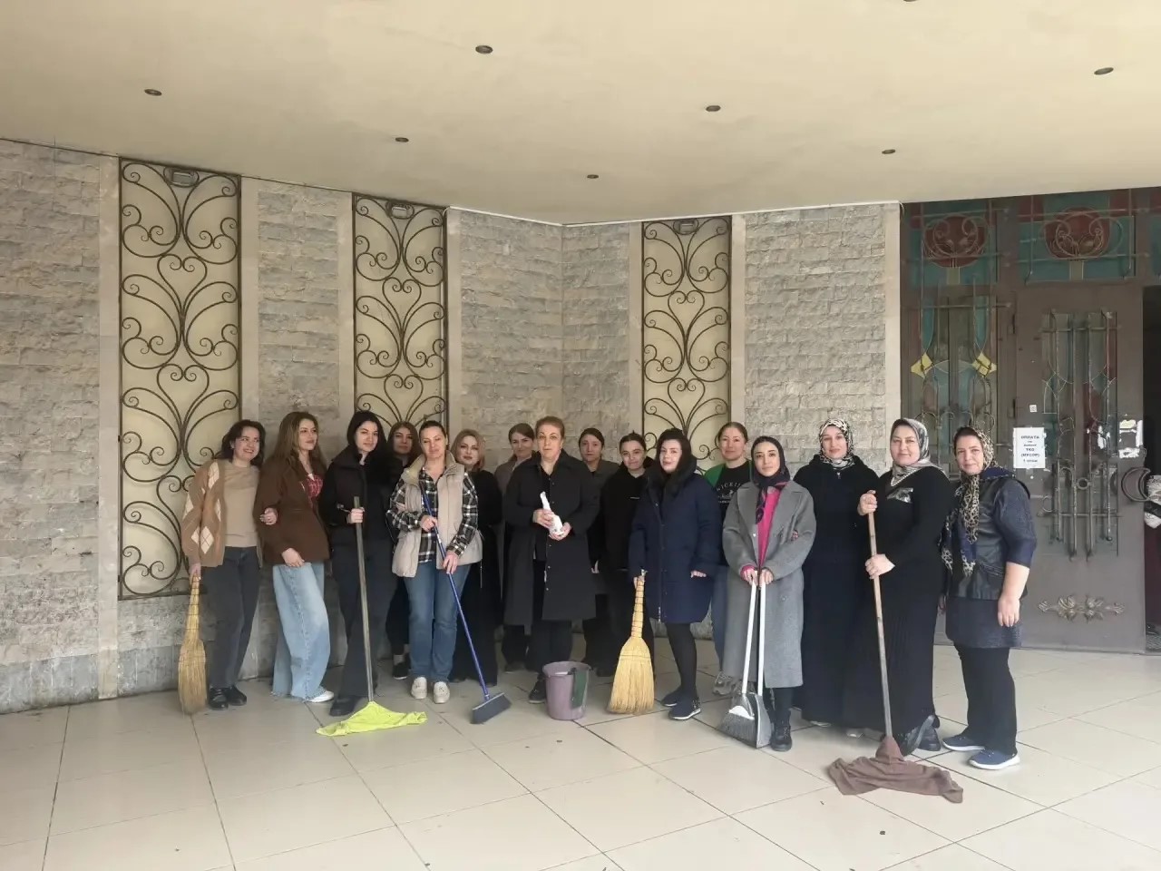 Сотрудники ЗАГС на Всероссийском субботнике: вклад в чистоту и порядок