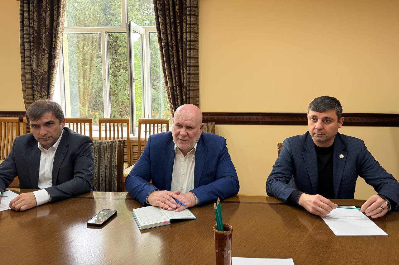 Министр юстиции Дагестана  Мустапа Генжеханов провел личный прием граждан в Буйнакском районе