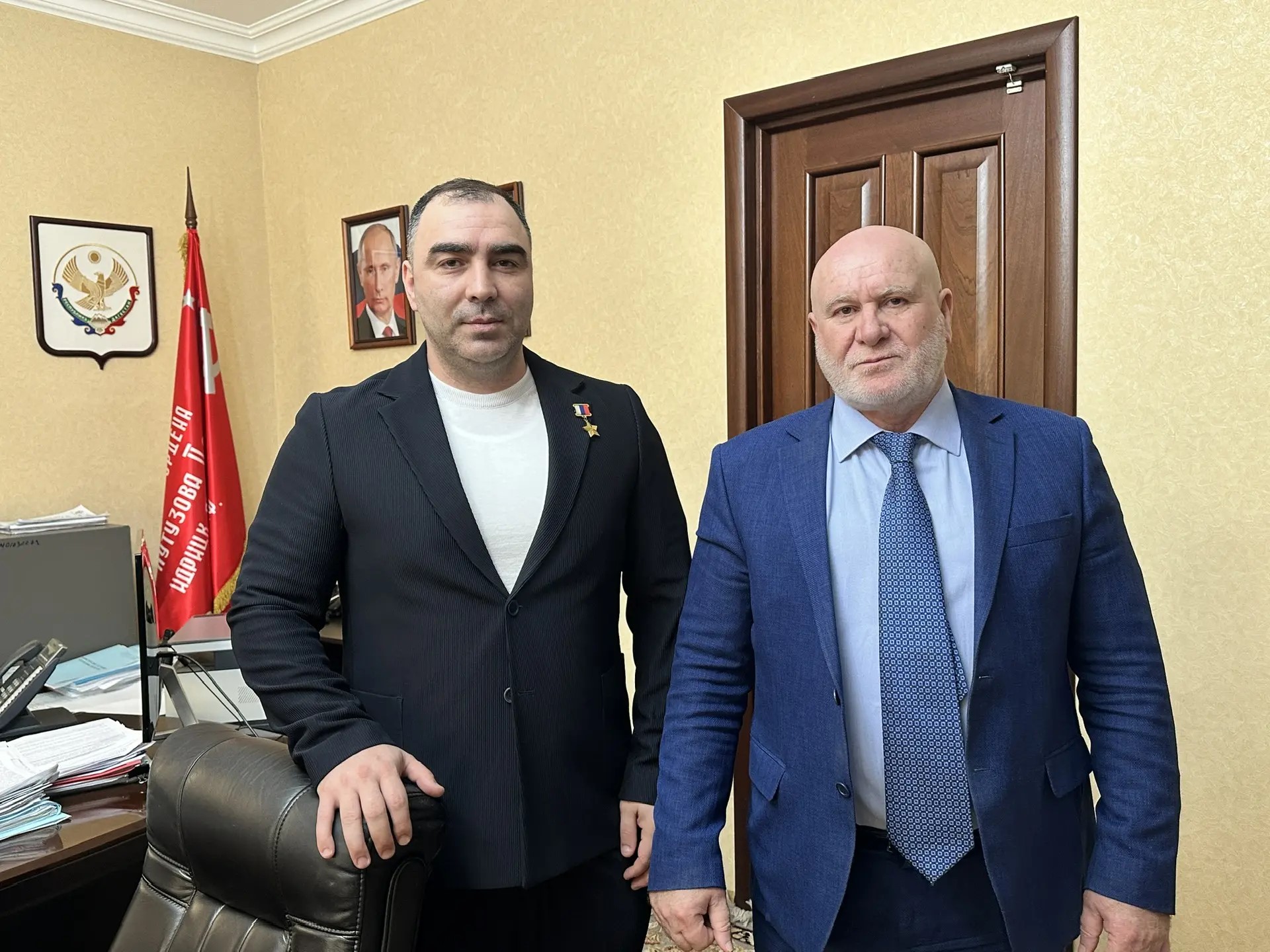 Герой России Энвер Набиев посетил Министерство юстиции Дагестана