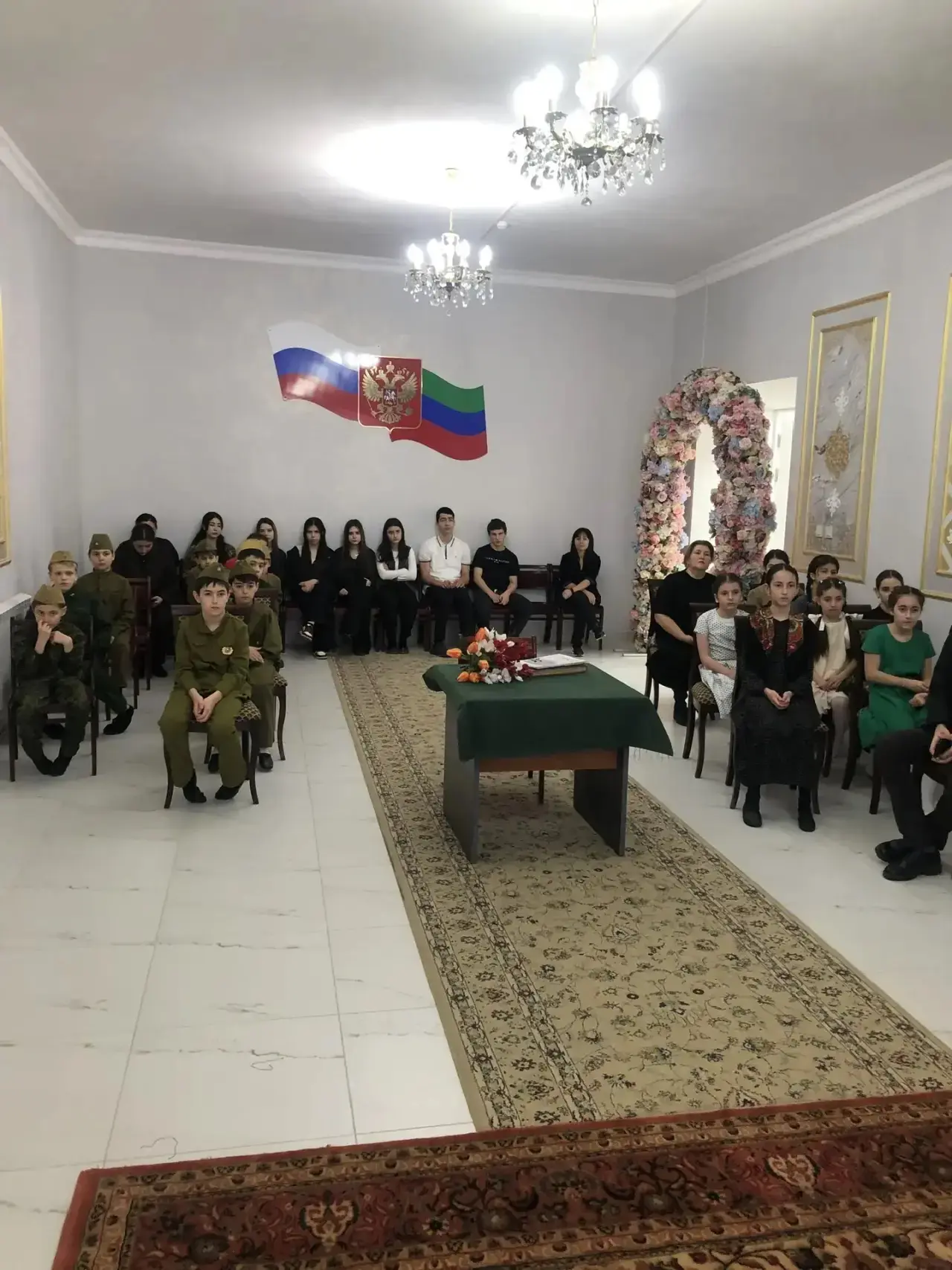 Работники отдела ЗАГС Минюста РД в городе Избербаше организовали встречу с участниками СВО