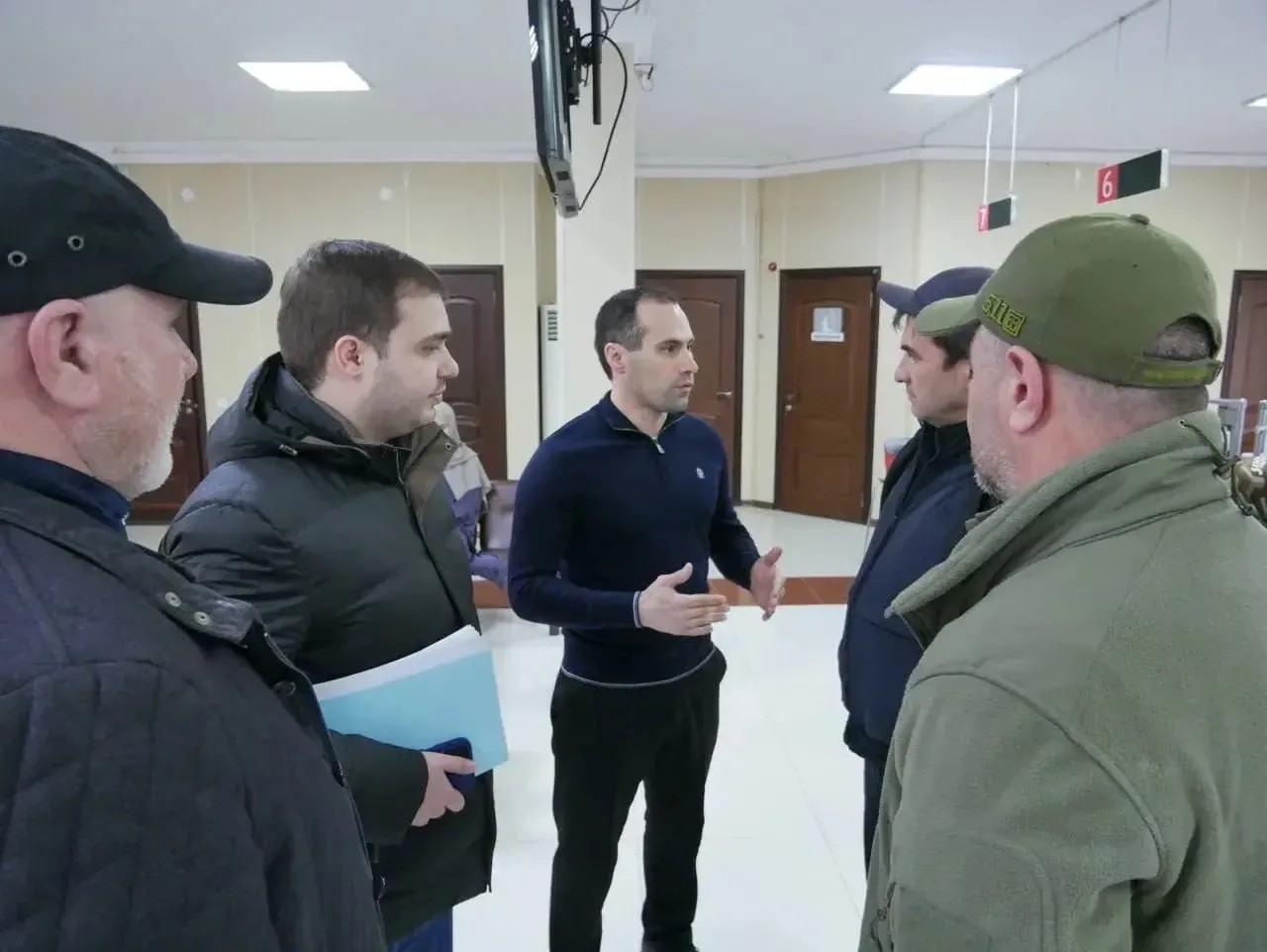 Министр юстиции РД осмотрел пункт временного размещения постарадавших граждан в городе Дагестанские Огни