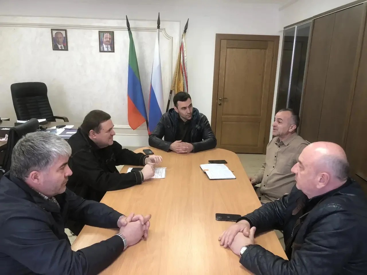 Минюст РД продолжает оказывать бесплатную юридическую помощь пострадавшим на выезде