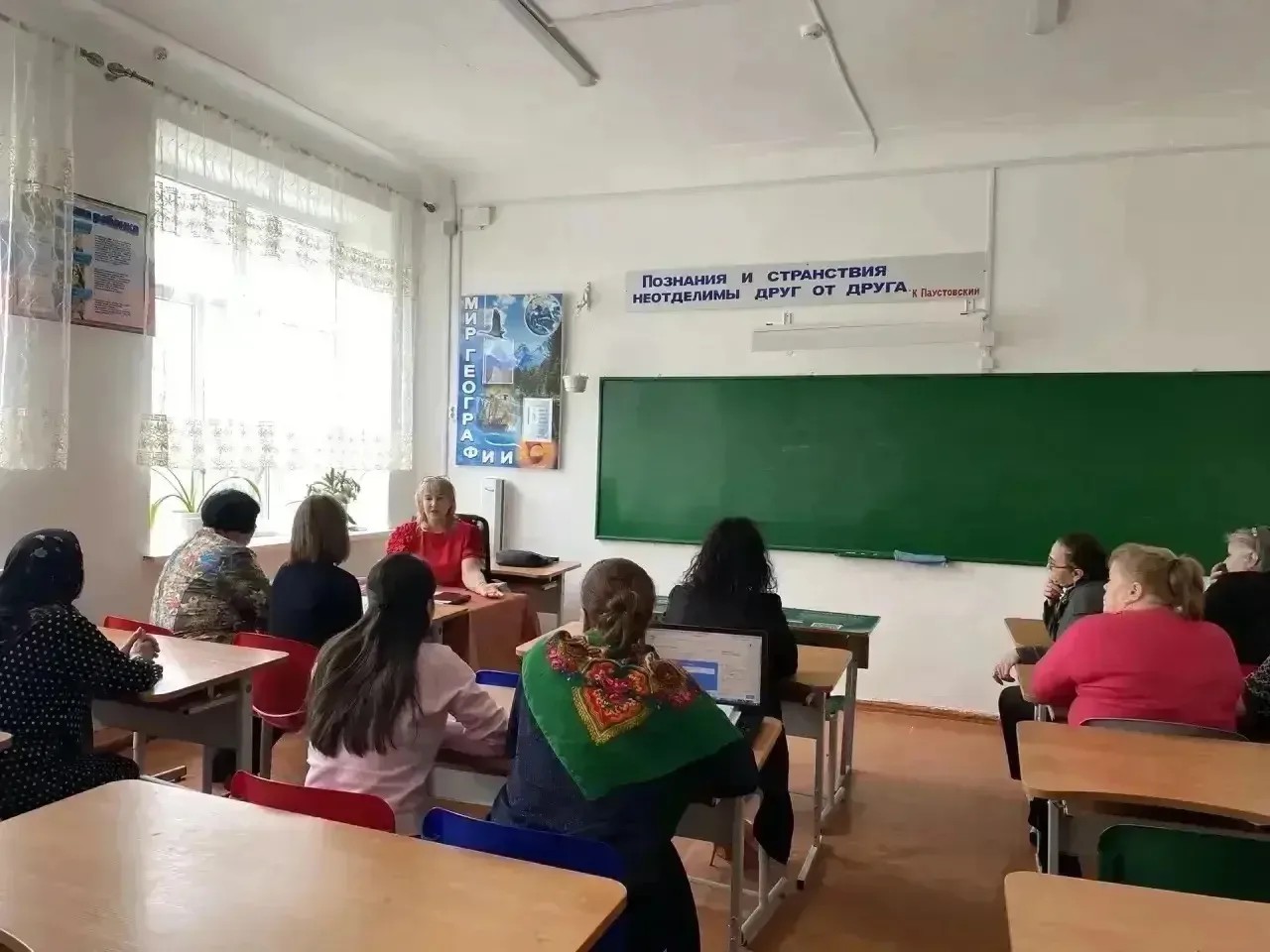 В апреле работники управления ЗАГС Минюста РД в городах и районах республики организовали встречи с родителями несовершеннолетних, на которых обсуждался вопрос регистрации браков между лицами, не достигшими восемнадцатилетнего возраста