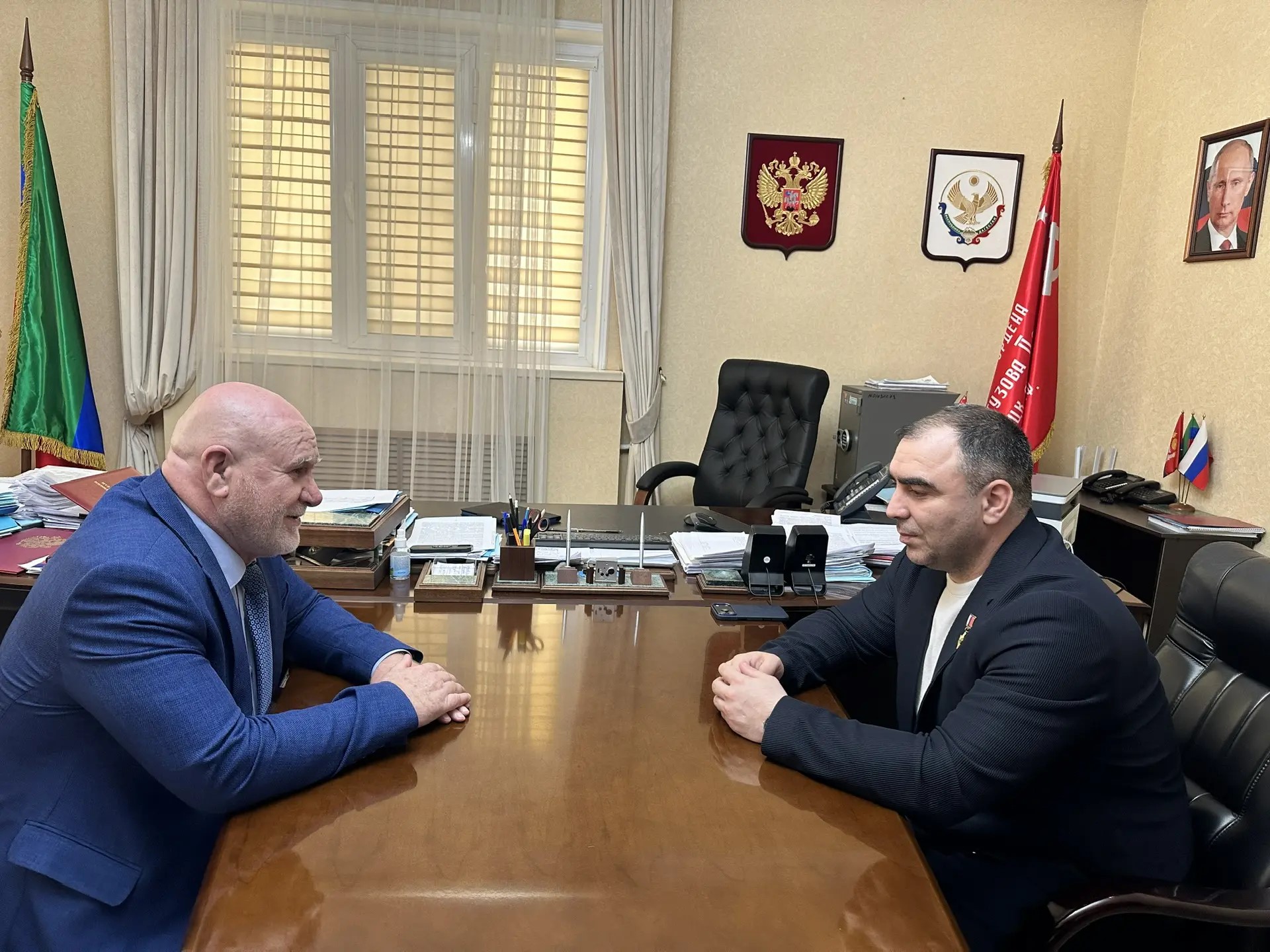 Герой России Энвер Набиев посетил Министерство юстиции Дагестана