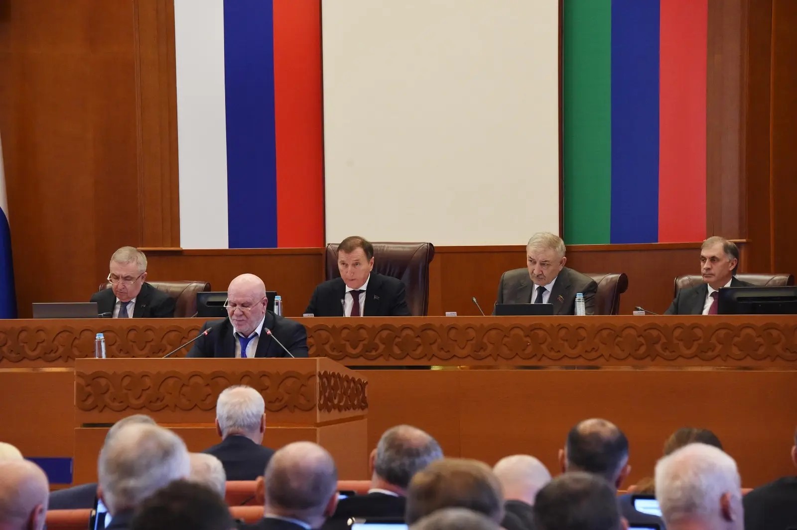 Мустапа Генжеханов представил новые законопроекты на 56-й сессии Народного Собрания РД