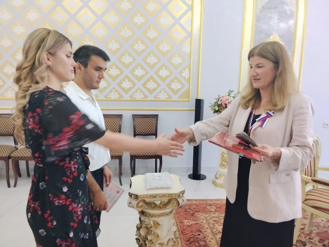 В первый день голосования — новая семья